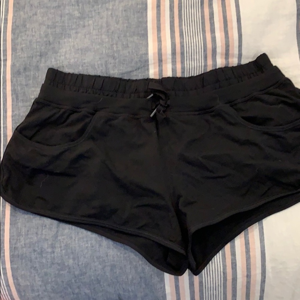 Black lululemon shorts with pockets